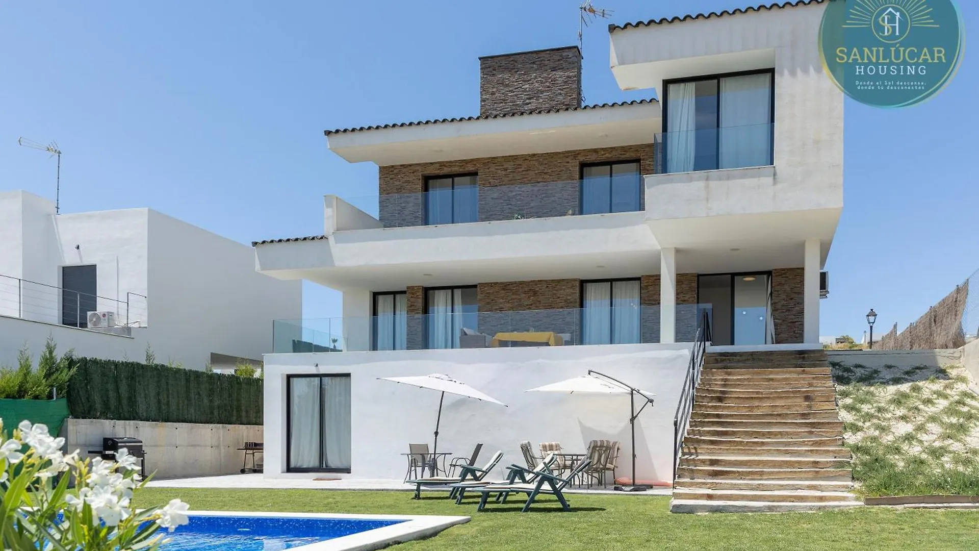 Elcano Village By Sanlucar Housing contacts